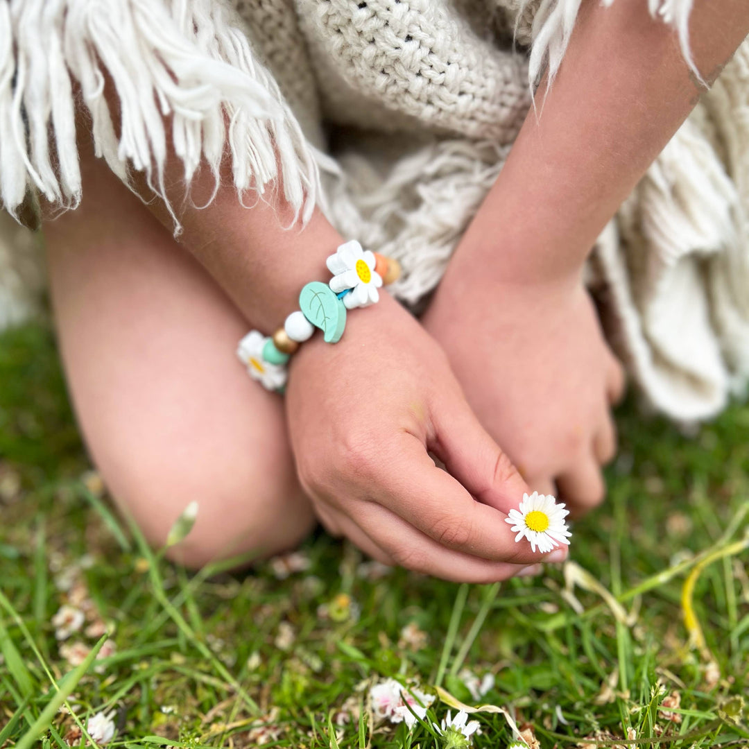 DIY Daisy Chain Bracelet