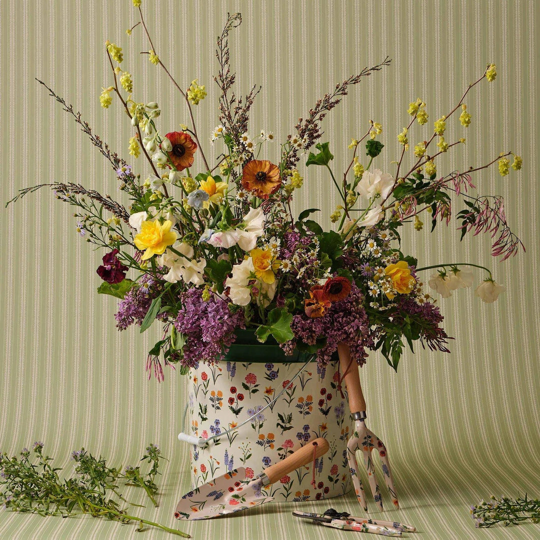 Garden Study 3.5 Gallon Bucket