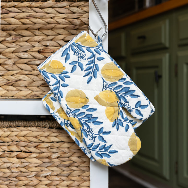 Lemon Vine Oven Mitt Set