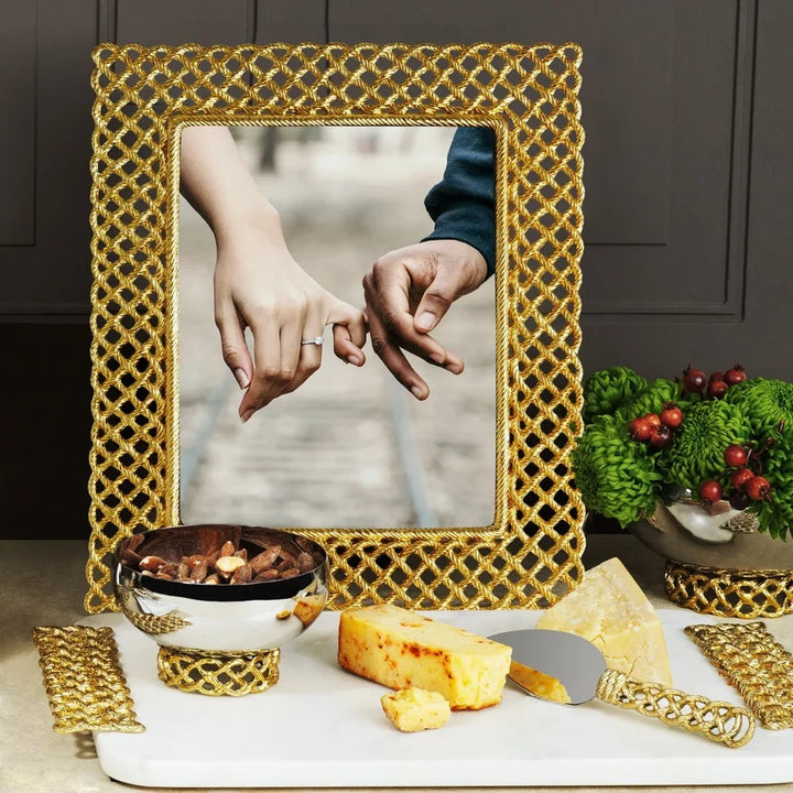 Love Knot Frame