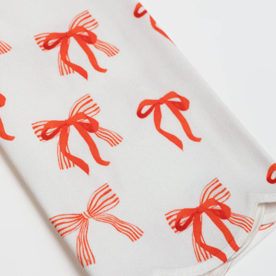 Red Bows Scallop Guest Towel