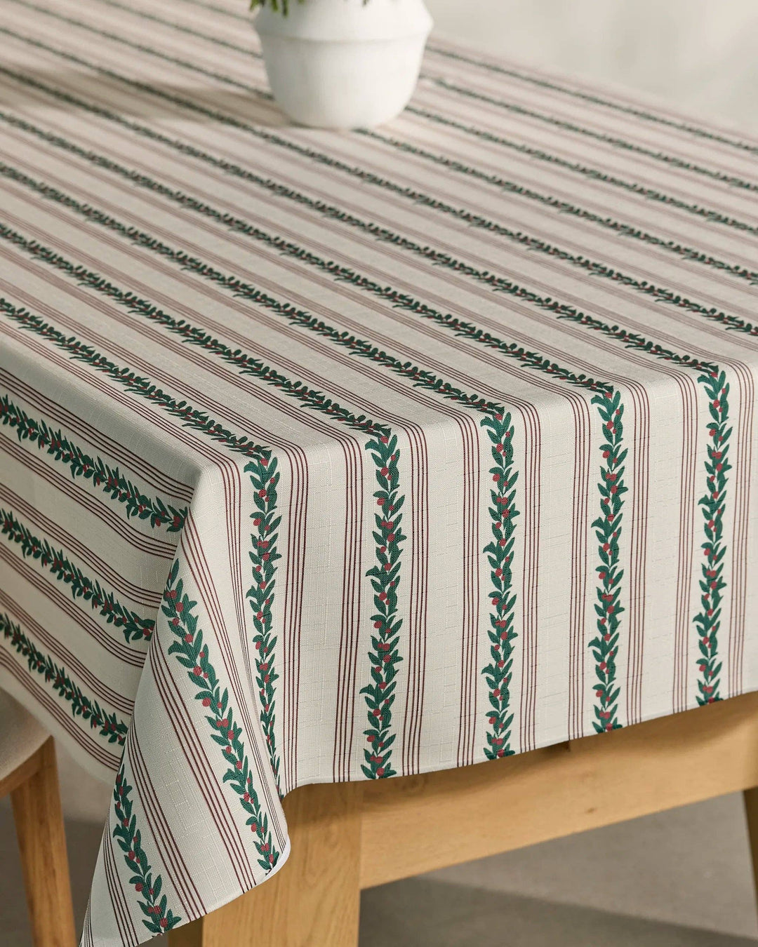 Berry Grove Tablecloth