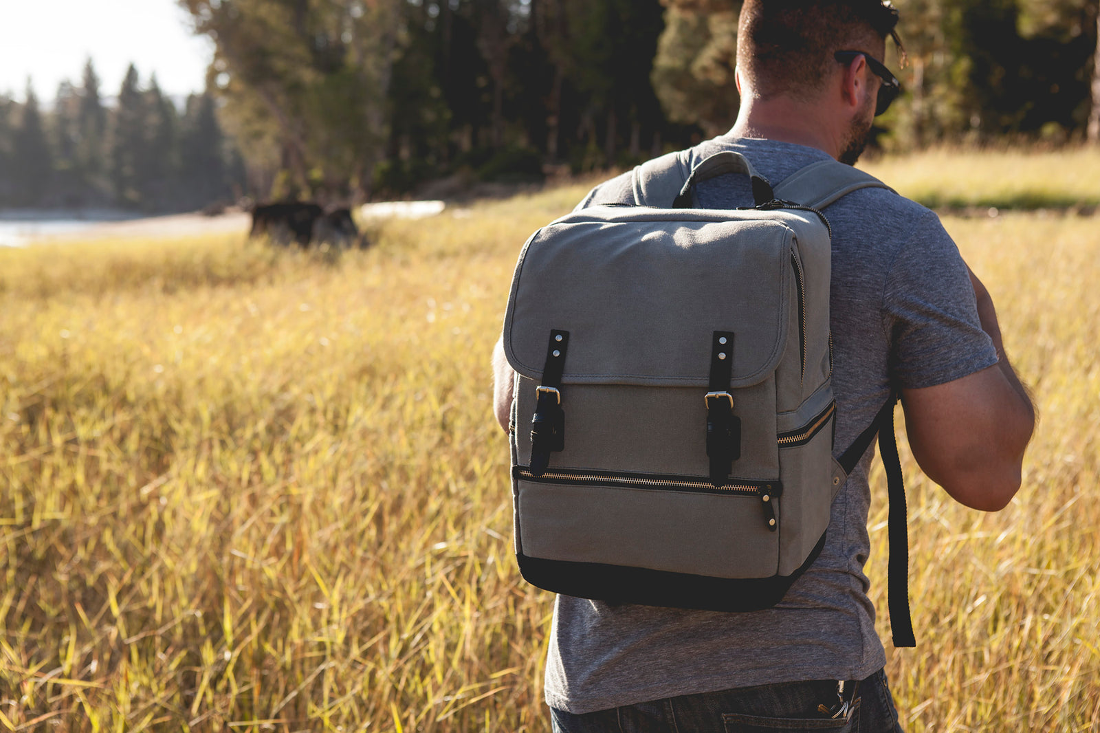 Picnic Time Bar-Backpack Portable Cocktail Set